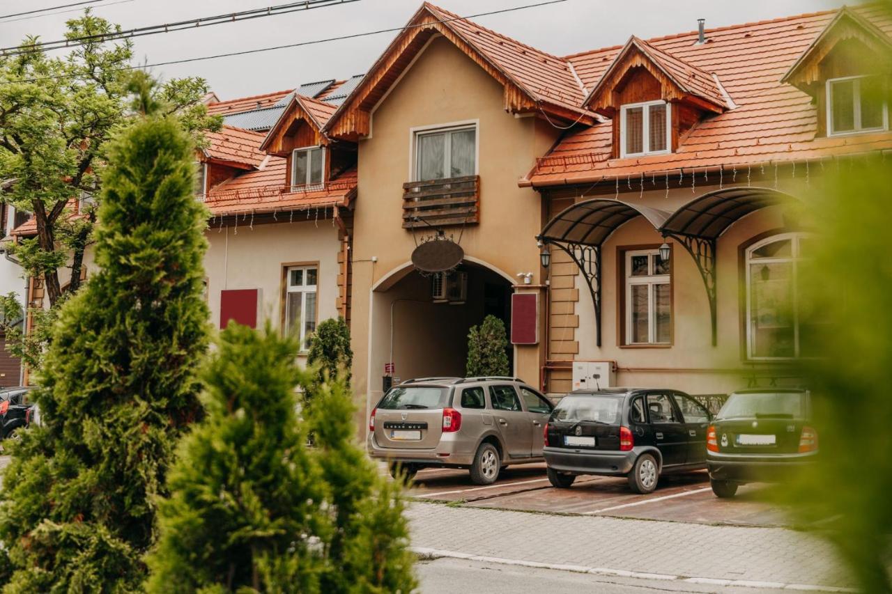 Páva City Odorheiu Secuiesc Exterior foto